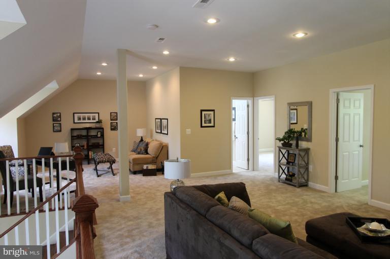 2012 Leonard Road Falls Church, VA 22043 - Photo 23 of 30 Family Room