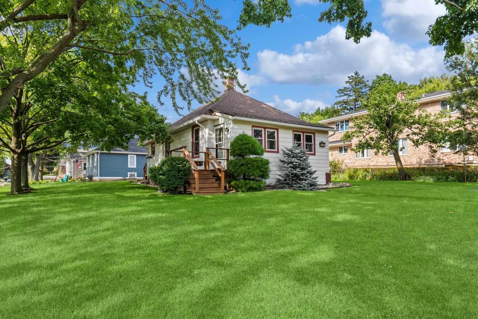 320 Prairie Avenue Highwood, IL 60040 - Photo 2 of 14 a front view of house with yard and green space