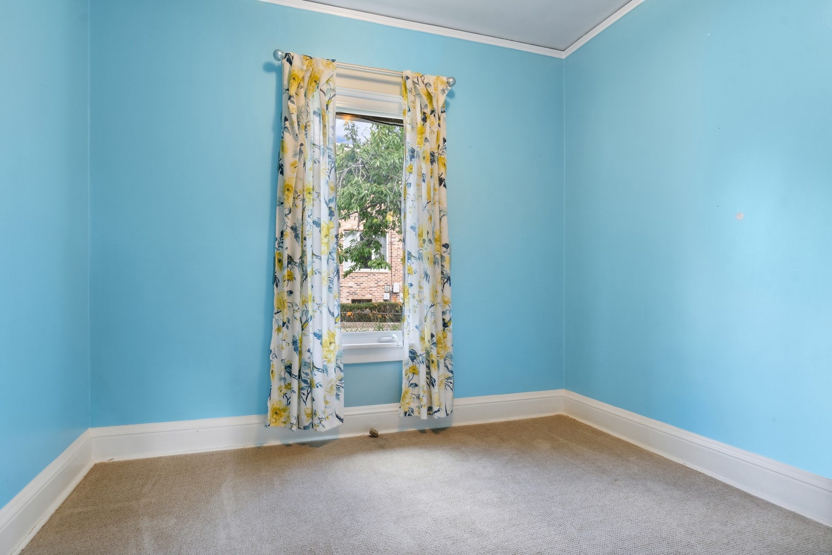 320 Prairie Avenue Highwood, IL 60040 - Photo 6 of 14 a view of an empty room with wooden floor and a window