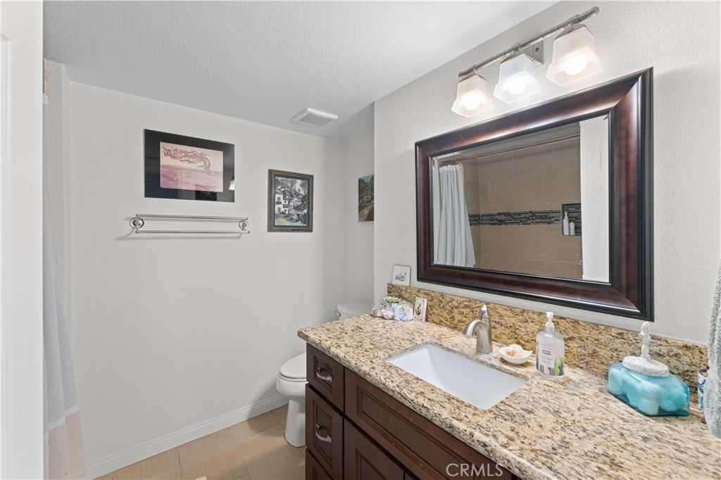121 La Ronda San Clemente, CA 92672 - Photo 20 of 75 A Hall Bath