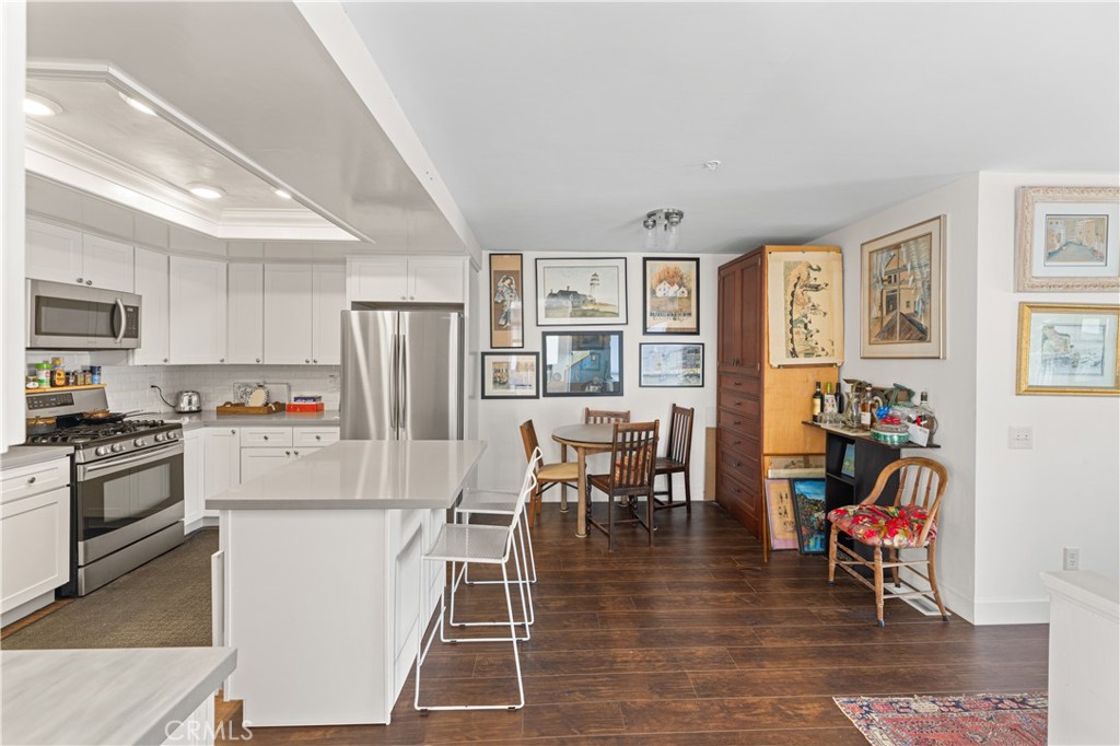 121 La Ronda San Clemente, CA 92672 - Photo 41 of 75 B Kitchen