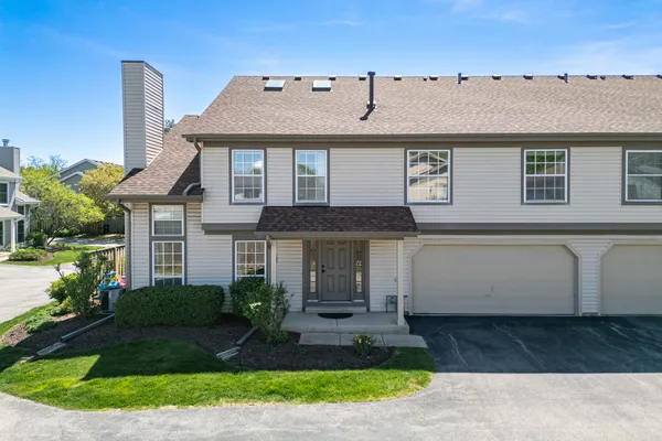 $300,000 | 3-s082 Timber Drive, Unit 7B, Warrenville, IL 60555