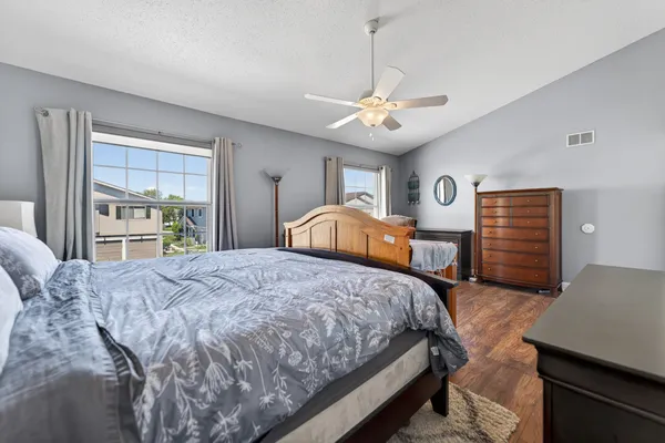 $300,000 | 3-s082 Timber Drive, Unit 7B, Warrenville, IL 60555