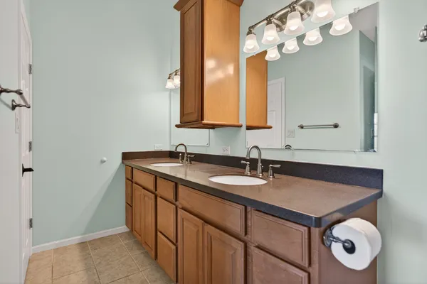$300,000 | 3-s082 Timber Drive, Unit 7B, Warrenville, IL 60555
