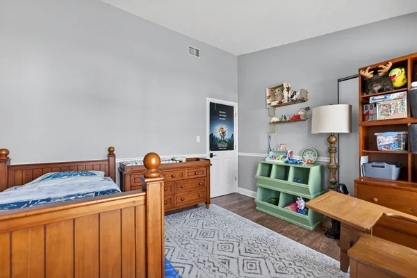 $300,000 | 3-s082 Timber Drive, Unit 7B, Warrenville, IL 60555