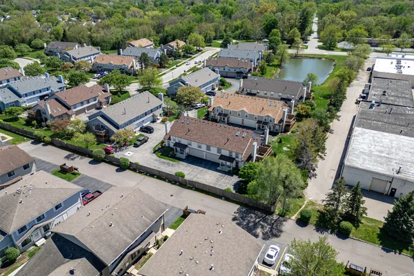$300,000 | 3-s082 Timber Drive, Unit 7B, Warrenville, IL 60555