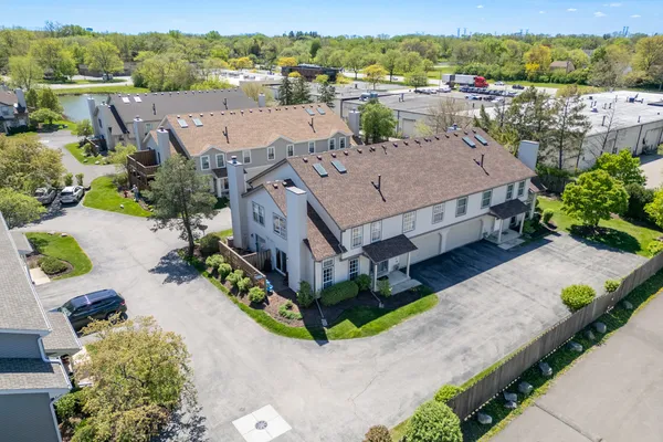 $300,000 | 3-s082 Timber Drive, Unit 7B, Warrenville, IL 60555
