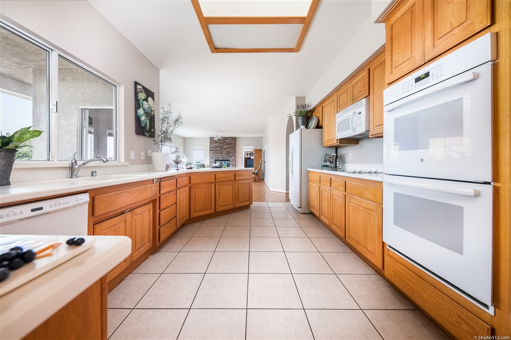 31241 Rivoli Road Valley Center, CA 92082 - Photo 7 of 25