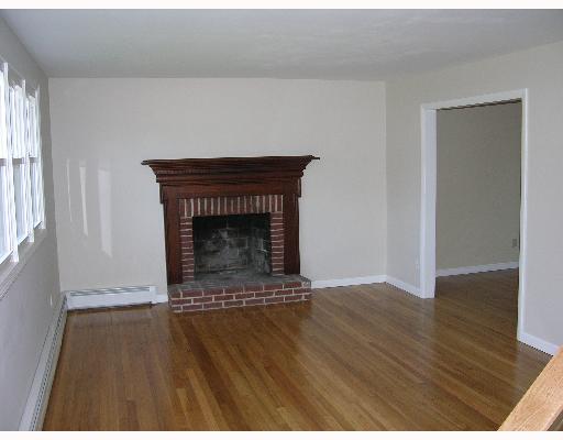 30 Old Pine Road Narragansett, RI 02882 - Photo 7 of 8 Living Room.