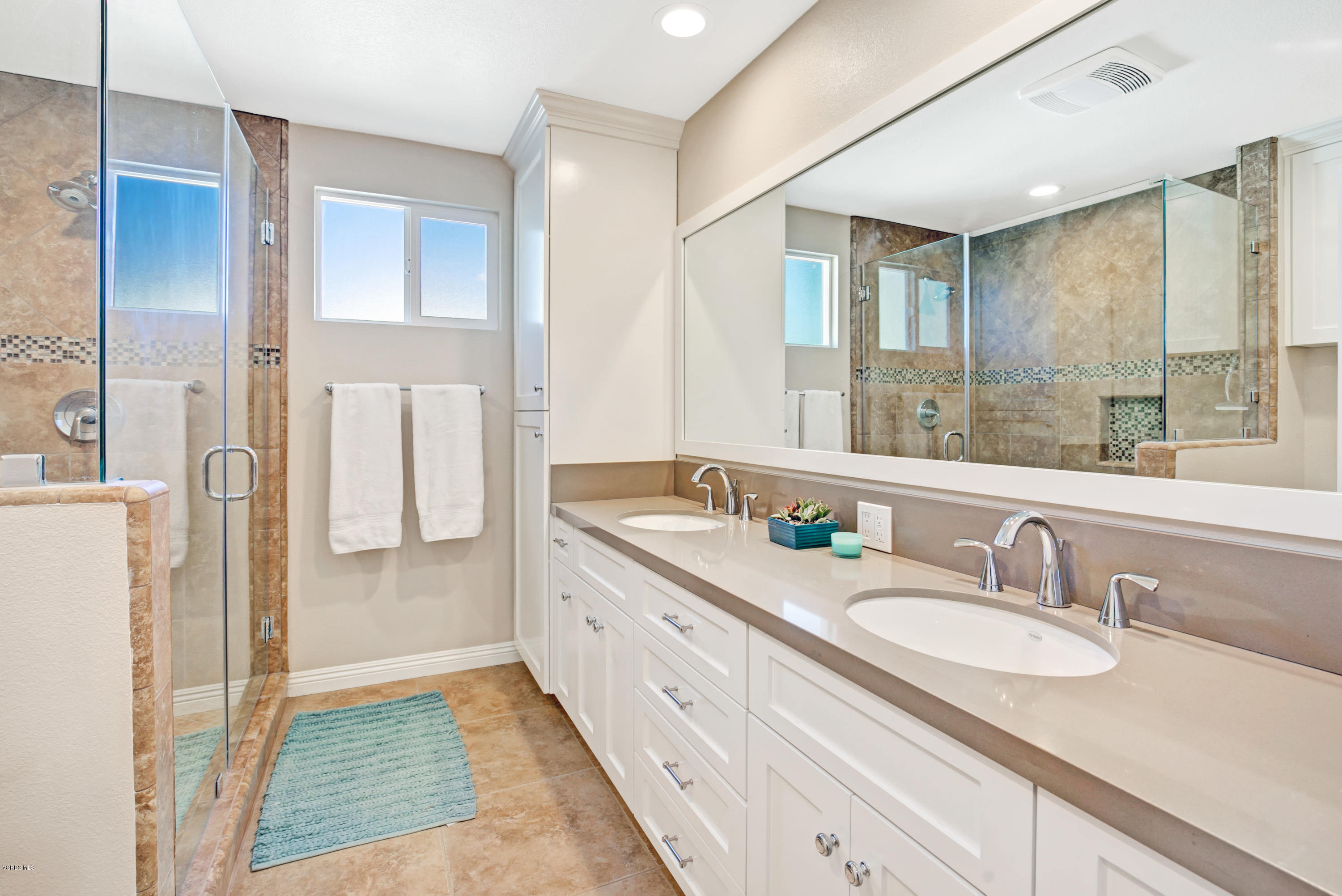 1039 Nonchalant Drive Simi Valley, CA 93065 - Photo 11 of 28 9