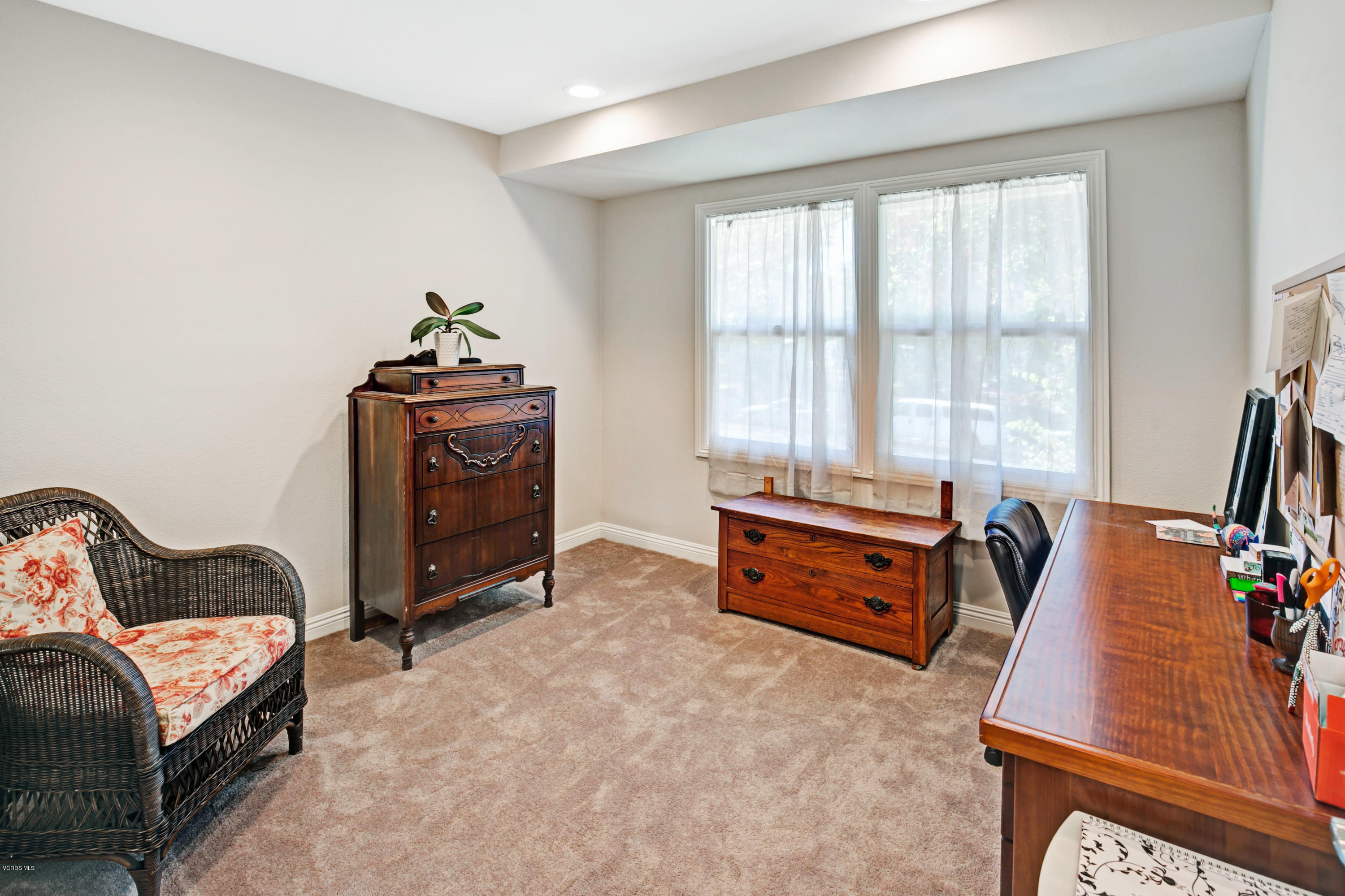 1039 Nonchalant Drive Simi Valley, CA 93065 - Photo 14 of 28 12