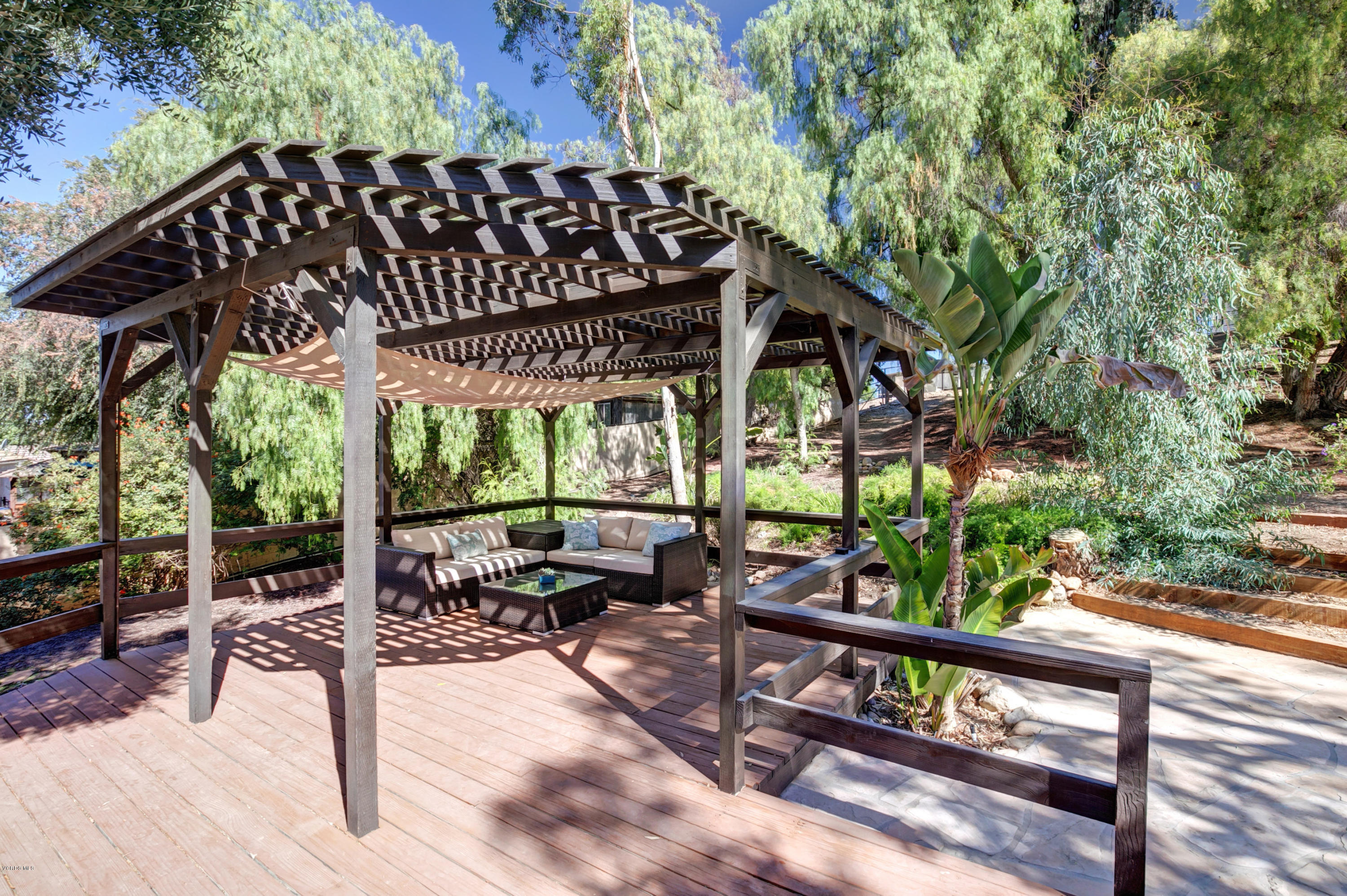 1039 Nonchalant Drive Simi Valley, CA 93065 - Photo 19 of 28 17