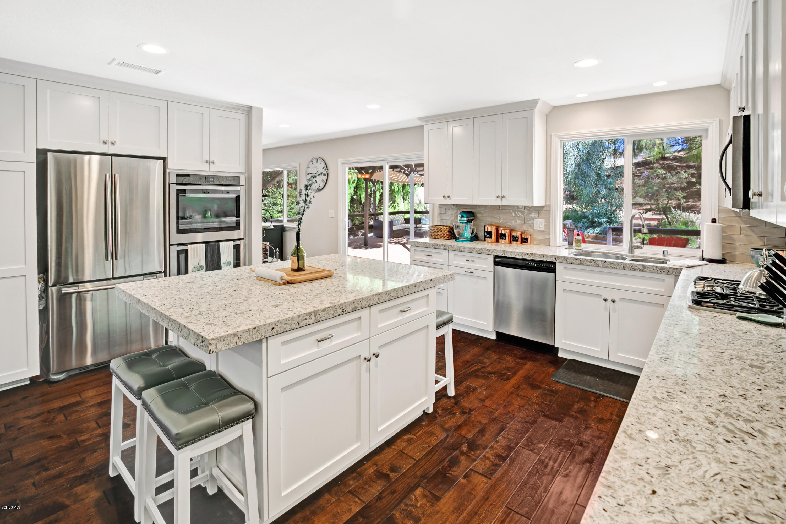 1039 Nonchalant Drive Simi Valley, CA 93065 - Photo 5 of 28 4