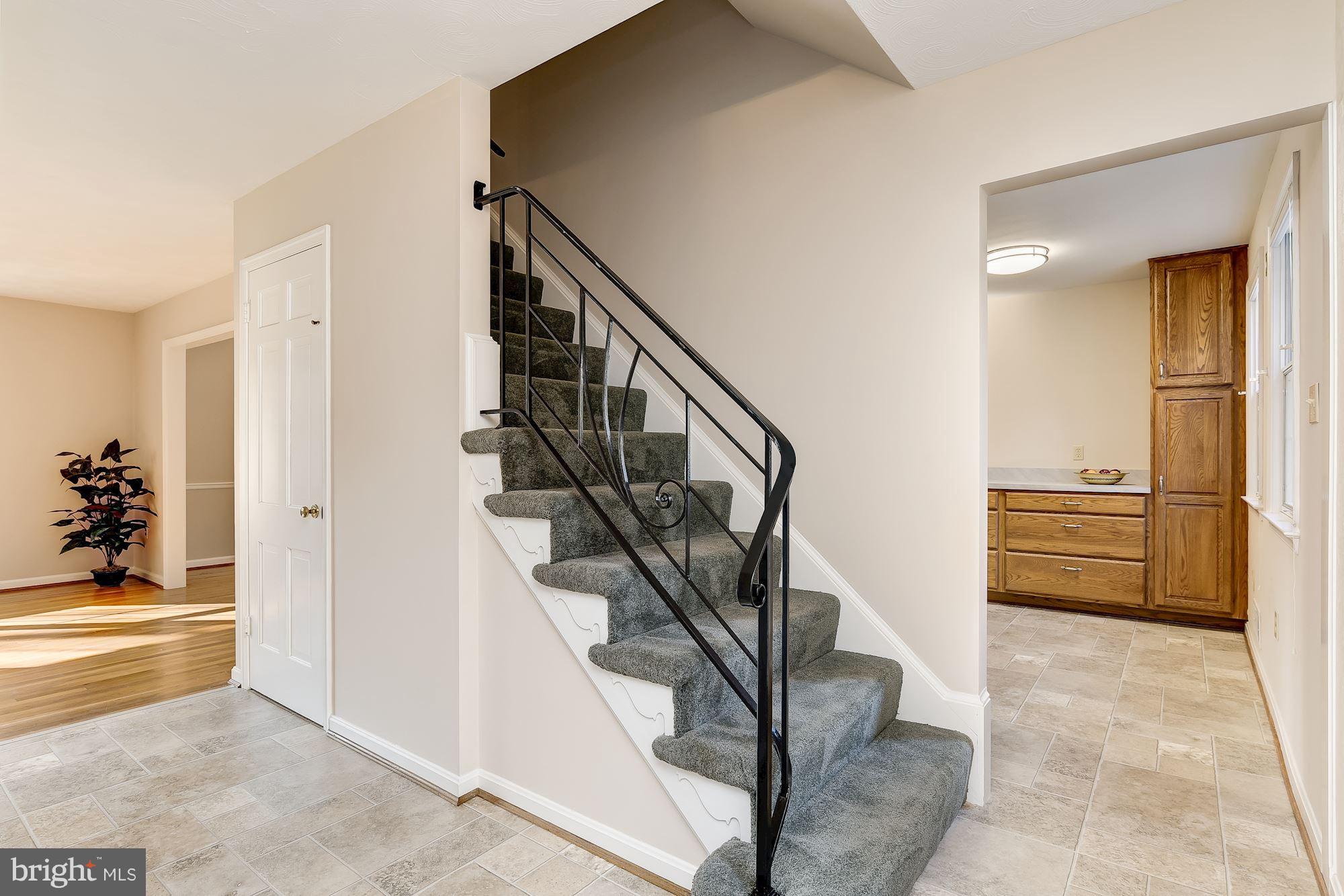 13449 Locksley Lane Silver Spring, MD 20904 - Photo 5 of 30 Entry Foyer