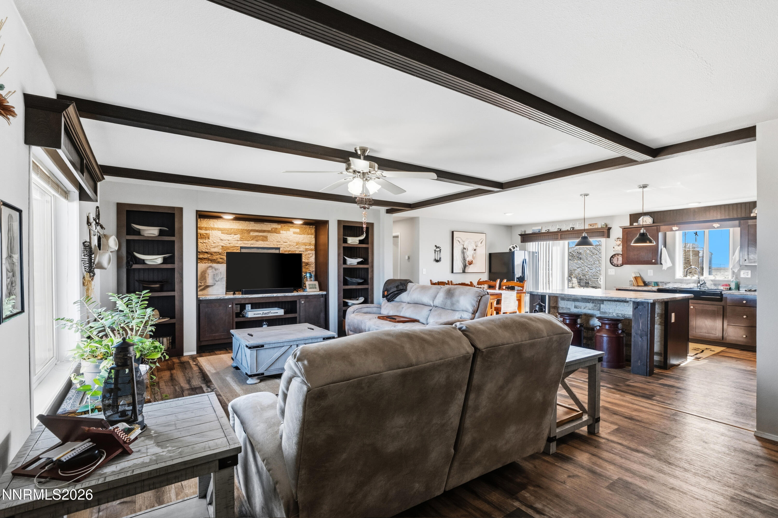 6900 Dutch Flat Road Winnemucca, NV 89445 - Photo 4 of 31 living room