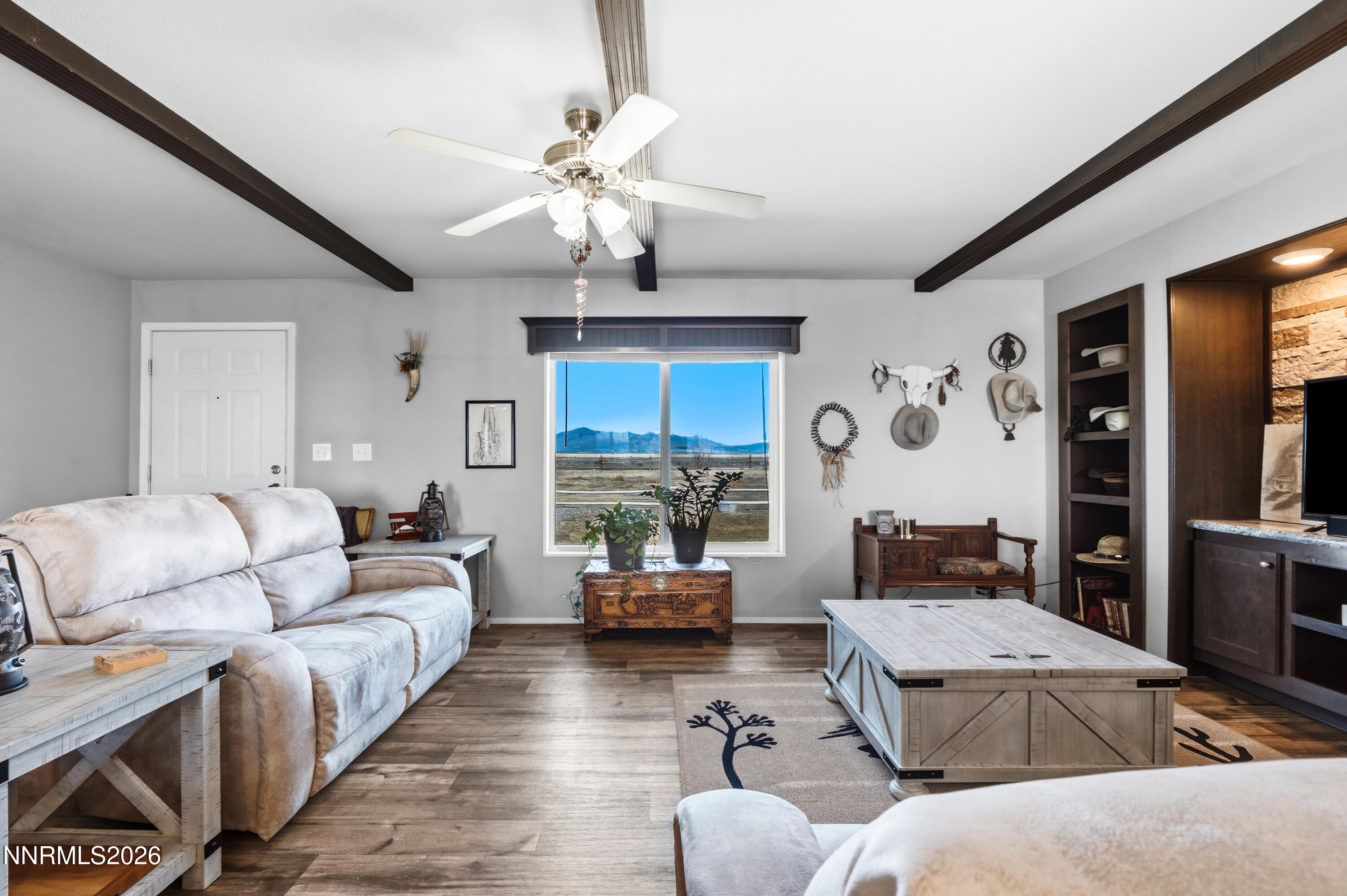 6900 Dutch Flat Road Winnemucca, NV 89445 - Photo 8 of 31 living room