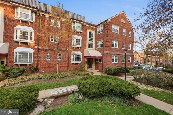 $299,000 | 2105 North Scott Street, Unit 79, Arlington, VA 22209