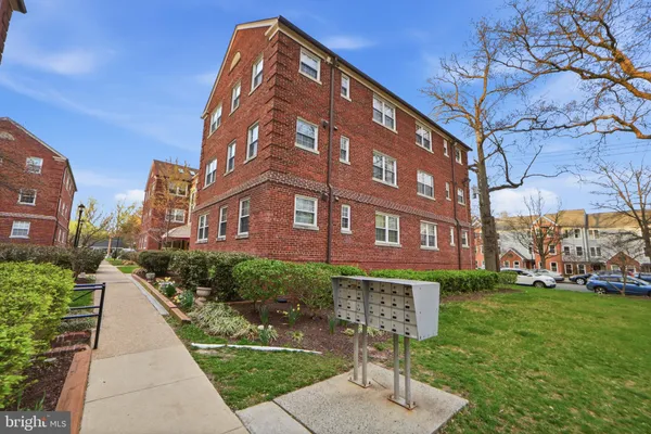 $299,000 | 2105 North Scott Street, Unit 79, Arlington, VA 22209