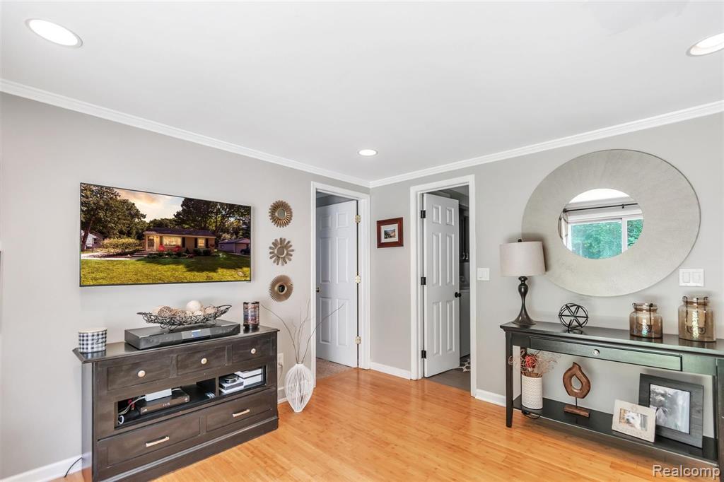 21484 Power Road Farmington Hills, MI 48336 - Photo 22 of 46