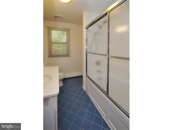 1042 Sorrel Road Huntingdon Valley, PA 19006 - Photo 11 of 25 Gallery Image 11