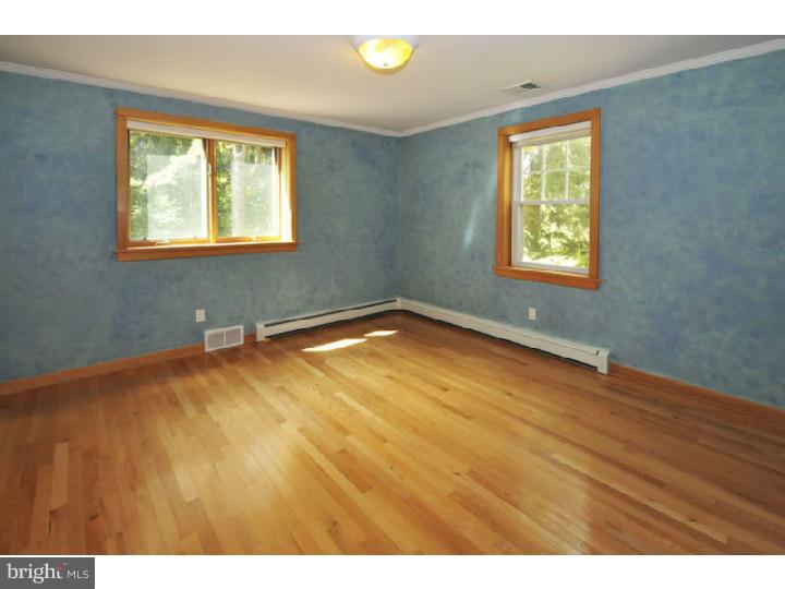 1042 Sorrel Road Huntingdon Valley, PA 19006 - Photo 13 of 25 Gallery Image 13