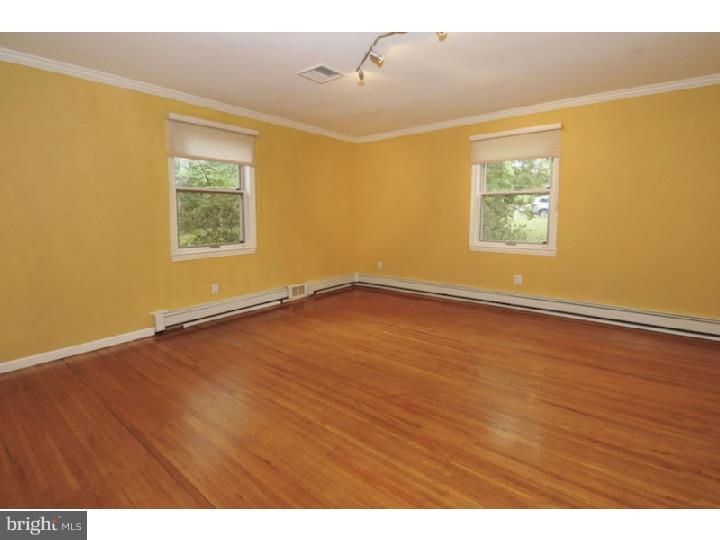 1042 Sorrel Road Huntingdon Valley, PA 19006 - Photo 10 of 25 Gallery Image 10
