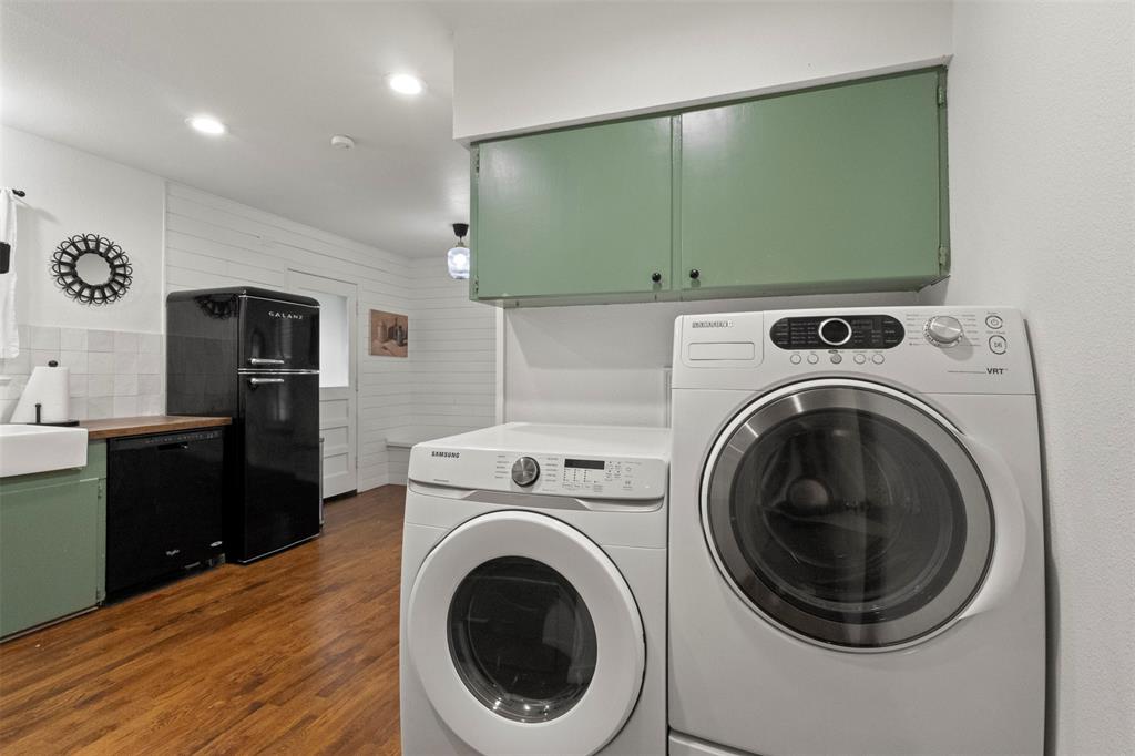 3304 Crest Ridge Drive Dallas, TX 75228 - Photo 6 of 16 a view of a kitchen with washer and dryer
