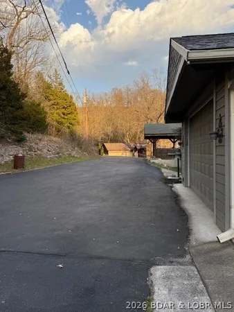 $925,000 | 212 Hook Lane, Camdenton, MO 65020