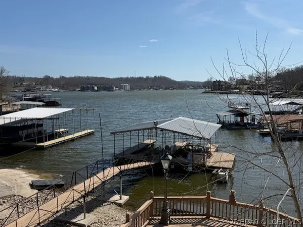 $925,000 | 212 Hook Lane, Camdenton, MO 65020