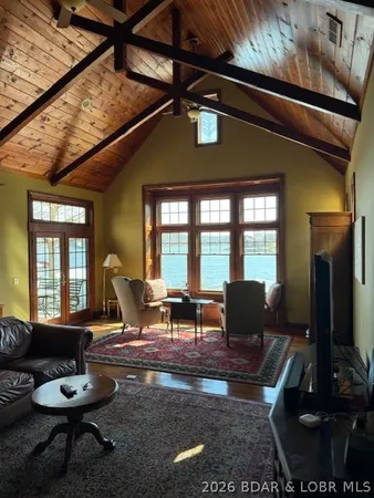 $925,000 | 212 Hook Lane, Camdenton, MO 65020
