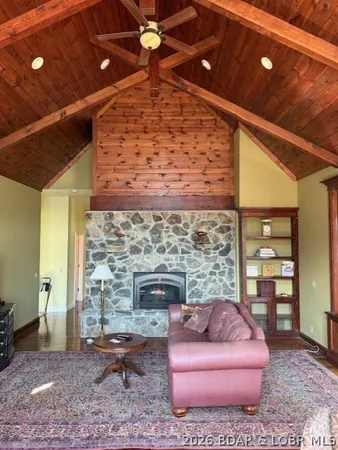 $925,000 | 212 Hook Lane, Camdenton, MO 65020