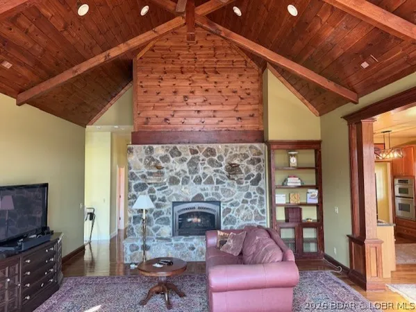 $925,000 | 212 Hook Lane, Camdenton, MO 65020