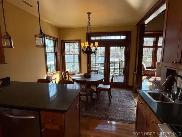 $925,000 | 212 Hook Lane, Camdenton, MO 65020