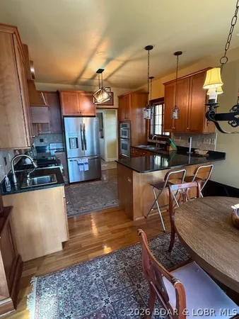 $925,000 | 212 Hook Lane, Camdenton, MO 65020