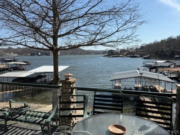 $925,000 | 212 Hook Lane, Camdenton, MO 65020