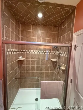 $925,000 | 212 Hook Lane, Camdenton, MO 65020