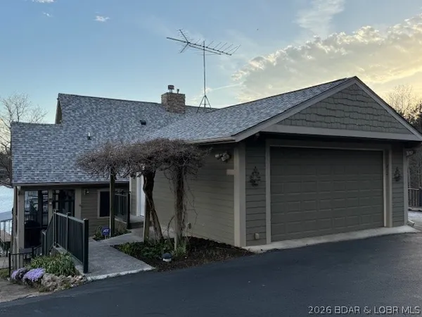 $925,000 | 212 Hook Lane, Camdenton, MO 65020