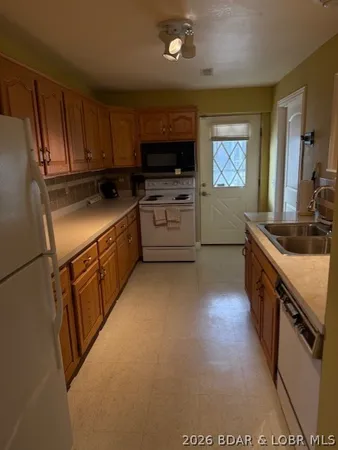 $925,000 | 212 Hook Lane, Camdenton, MO 65020