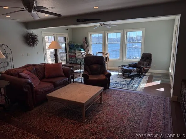 $925,000 | 212 Hook Lane, Camdenton, MO 65020