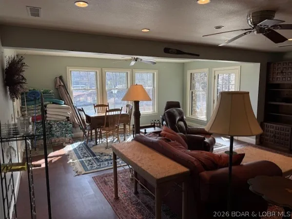 $925,000 | 212 Hook Lane, Camdenton, MO 65020