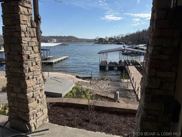 $925,000 | 212 Hook Lane, Camdenton, MO 65020