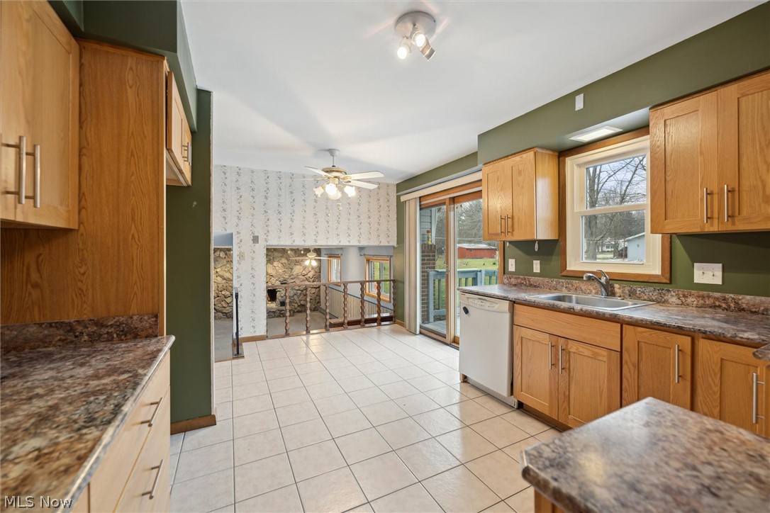403 Harris Road Richmond Heights, OH 44143 - Photo 7 of 35 Kitchen