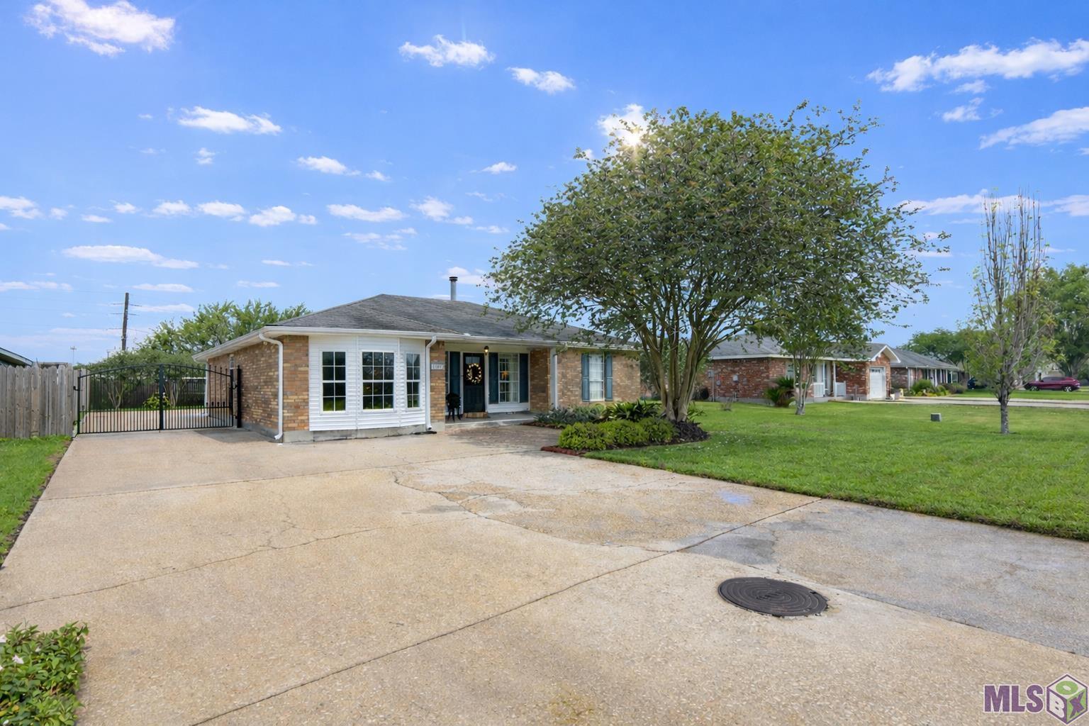 121 Rosedown Drive Thibodaux, LA 70301 - Photo 2 of 21