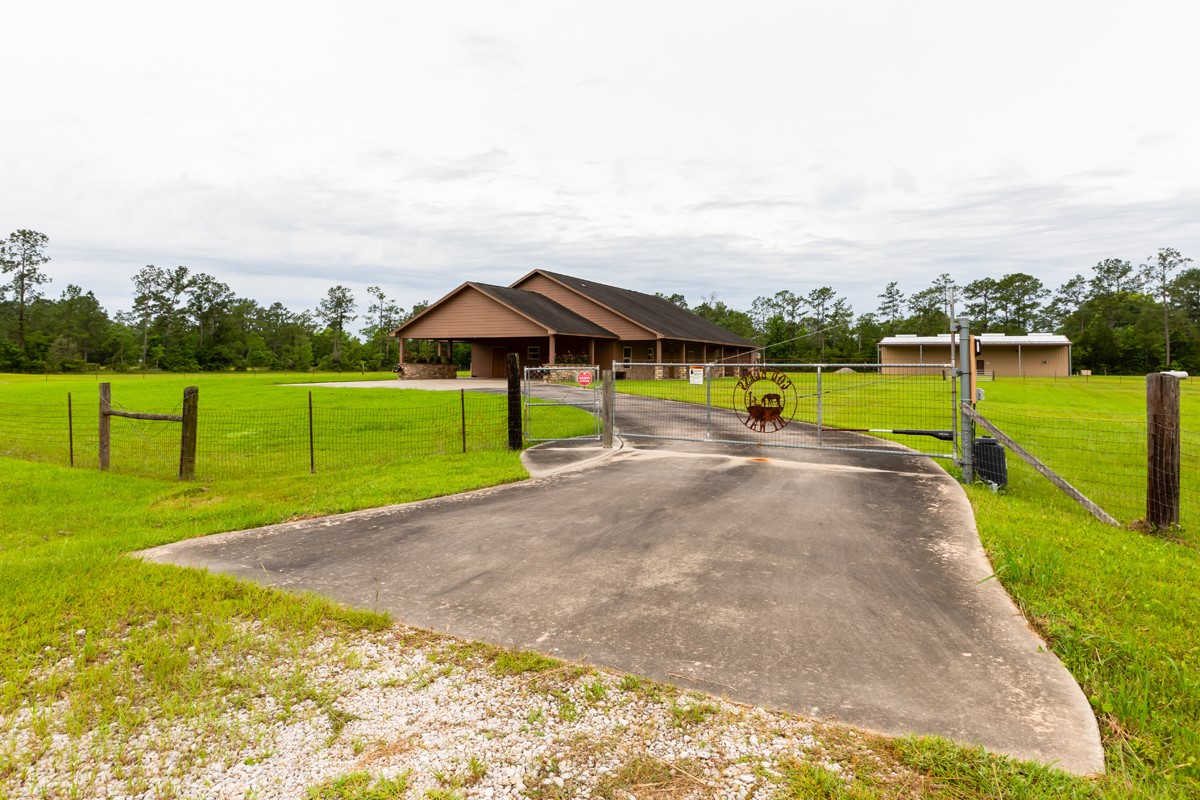 114 Holmes Road Lumberton, TX 77657 - Photo 4 of 35