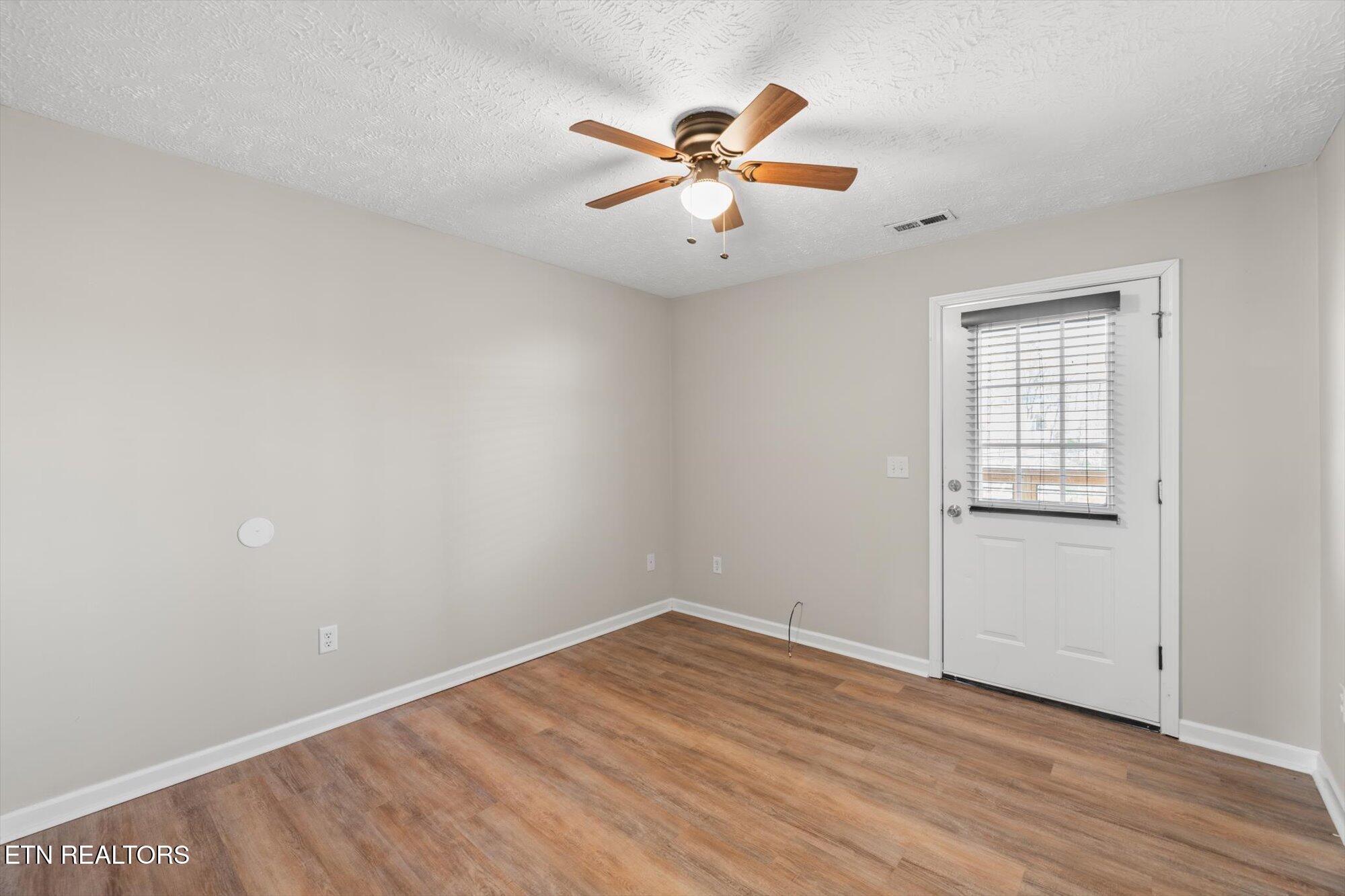 122 Roberts Ridge Rutledge, TN 37861 - Photo 5 of 33 05-122-Roberts-Ridge-Rutledge-TN-5