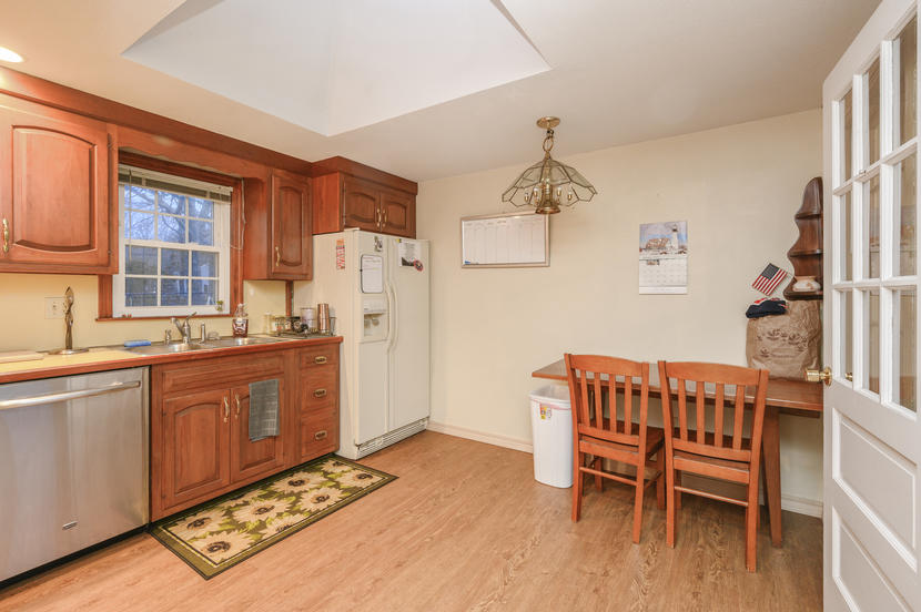 28 Fresh Brook Road South Yarmouth, MA 02664 - Photo 6 of 24 009-photo-kitchen-7945471