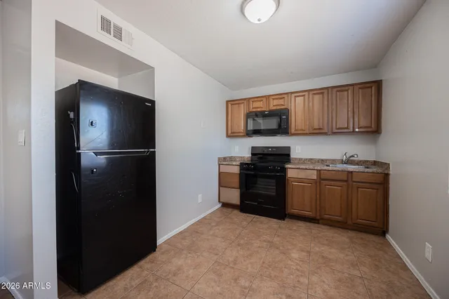 $1,095 | 2443 East Mobile Lane, Unit 102, Phoenix, AZ 85040