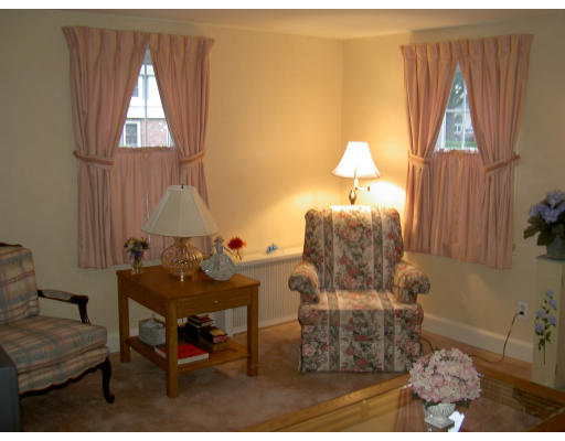 86 Prentice Street Waltham, MA 02451 - Photo 3 of 13 Gallery Image 3