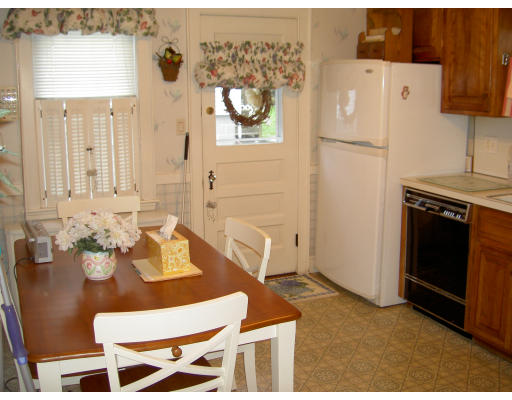 86 Prentice Street Waltham, MA 02451 - Photo 5 of 13 Gallery Image 5