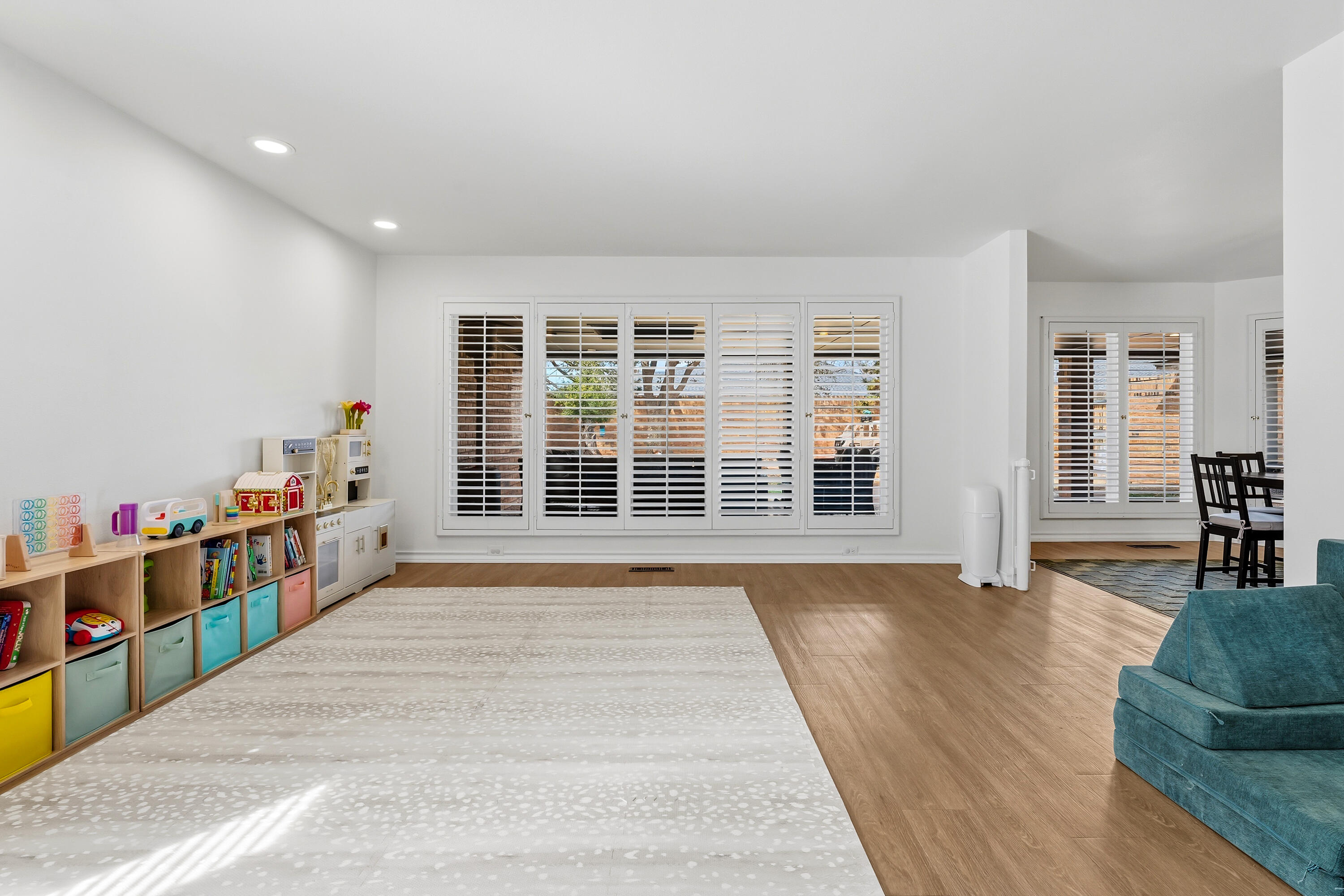 4628 94th Street Lubbock, TX 79424 - Photo 20 of 41 a view of livingroom with furniture and windows